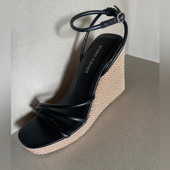 🎁NWT WEDGE SANDALS WITH STRAPS🎁 - Picture 3 of 14